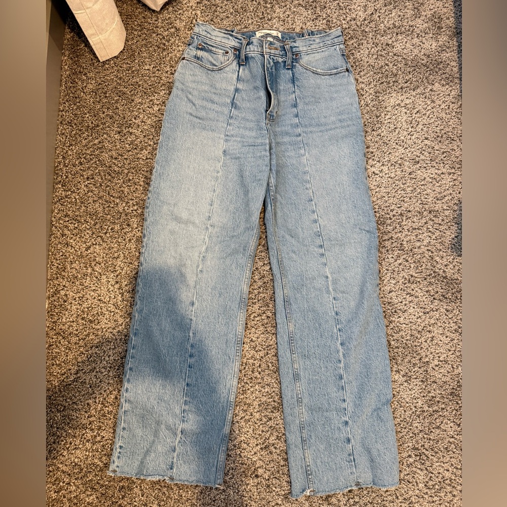 Abercrombie & Fitch High Rise 90s Relaxed Jean - Curve Love